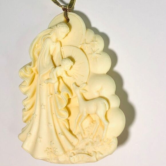 Virgin Mary Christmas Ornament – Handmade & Artist Signed - Picture 4 of 5